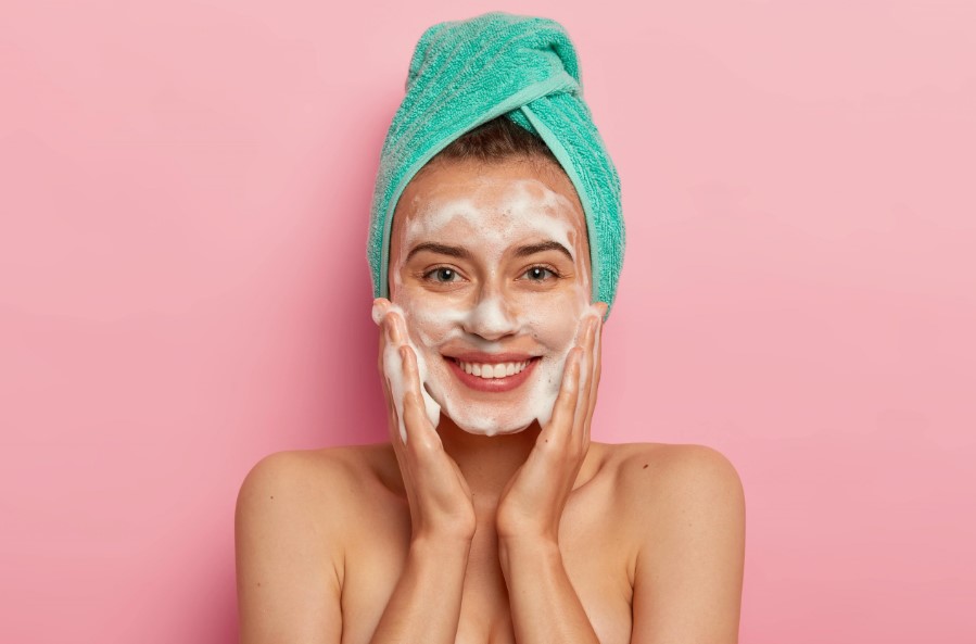 Gather Gather, We Explain! What Happens If You Wash Your Face Too Often?